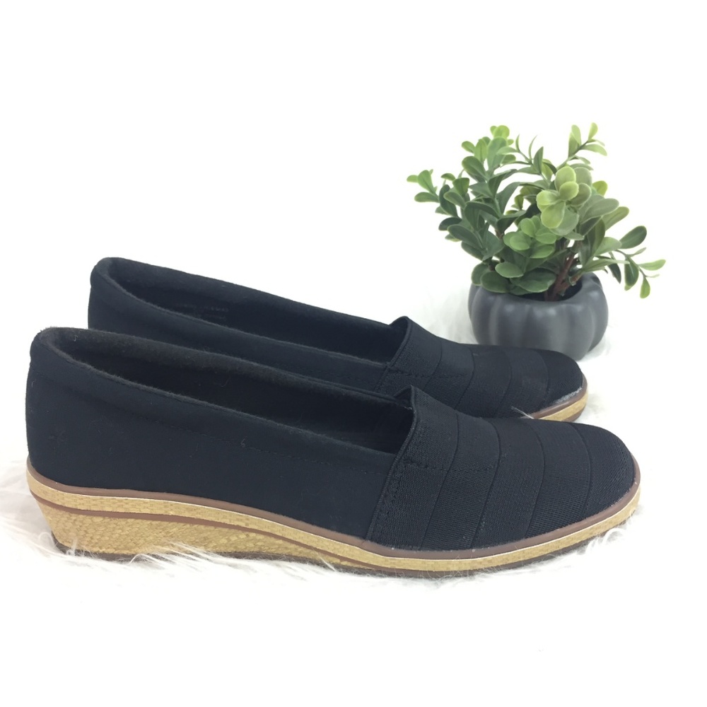 GRASSHOPPERS  shoes Size 9M BLACK CANVAS WEDGE